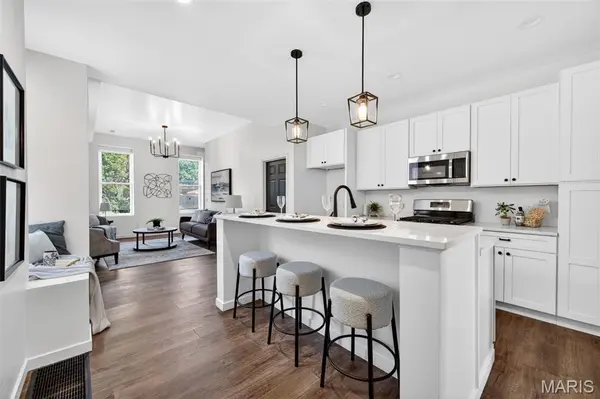 3332 Wisconsin AVE, St Louis, MO 63118