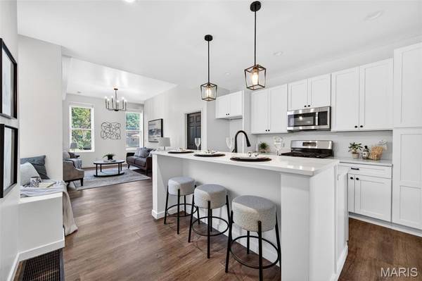 3332 Wisconsin AVE, St Louis, MO 63118