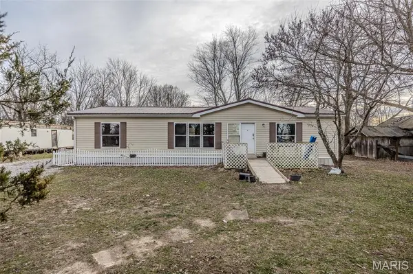 19456 Jewell RD, Lebanon, MO 65536