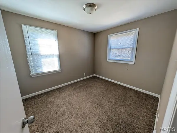 750 Kelvin DR, Bellefontaine Nghbrs, MO 63137