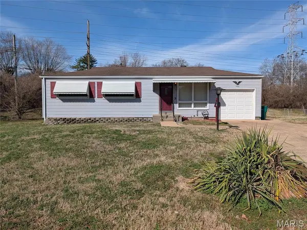 750 Kelvin DR, Bellefontaine Nghbrs, MO 63137