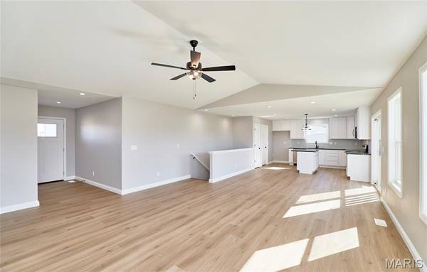 28539 Shallow Water RD, Warrenton, MO 63383