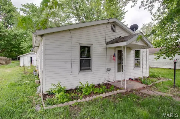 790 Olive ST, White Hall, IL 62092
