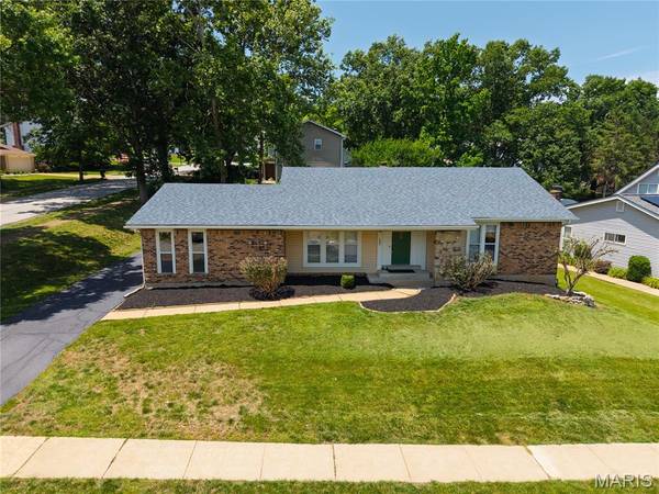 607 Garden Leaf CT, Ballwin, MO 63011