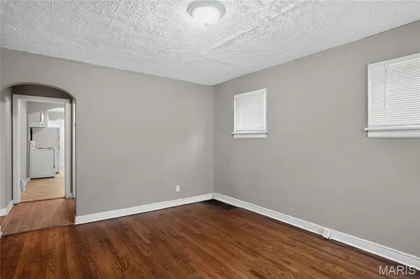 7110 Dawson PL, St Louis, MO 63136