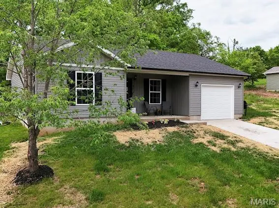 400 E Plattin ST, De Soto, MO 63020