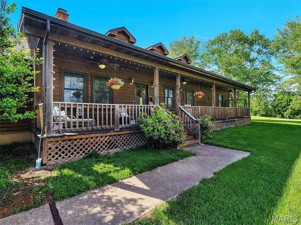 245 Chickadee LN, Sullivan, MO 63080