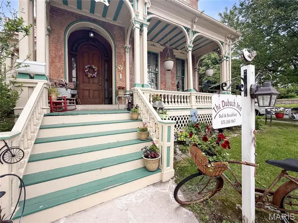 221 N Fifth Street, Hannibal, MO 63401