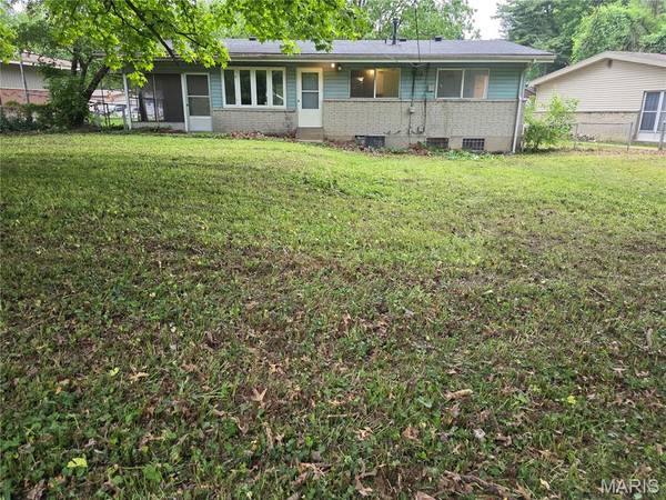 10822 Hallwood DR, St Louis, MO 63136