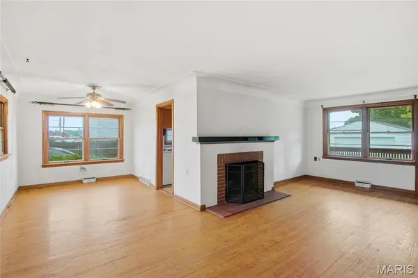 5912 N Belt W, Belleville, IL 62223