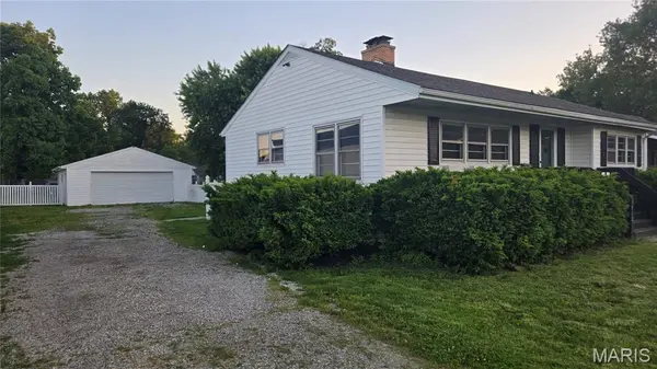 5912 N Belt W, Belleville, IL 62223