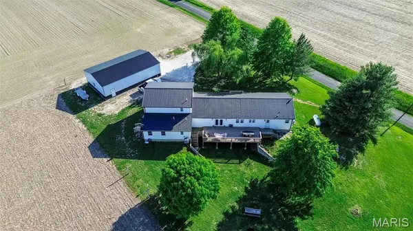 367 NW 175 AVE, Carrollton, IL 62016