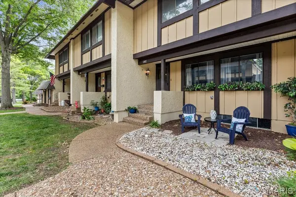 1387 Hampton RD #C, St Peters, MO 63303