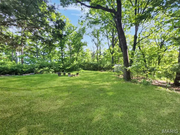 40 Rainbow TRL, Arnold, MO 63010