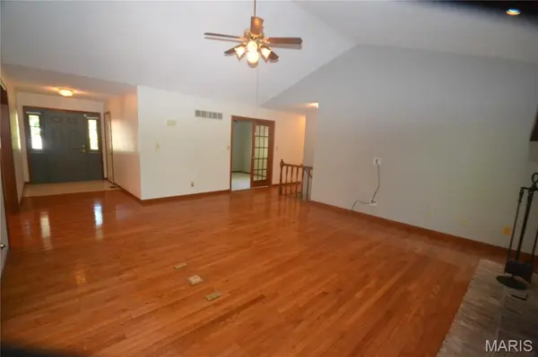 3728 Rhetts LNDG, Shiloh, IL 62221