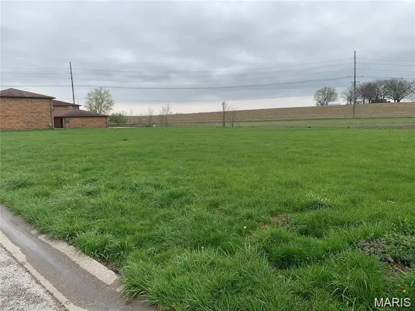 1027 Belle Valley DR, Belleville, IL 62220