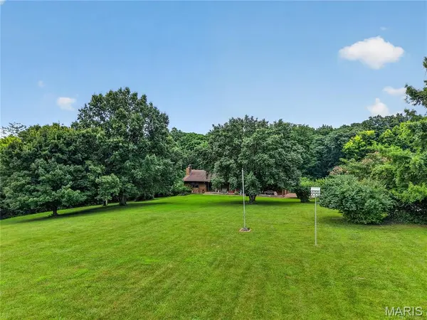 290 Kammeier RD, Wentzville, MO 63385