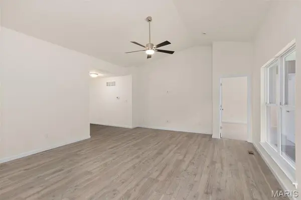 12224 Louiselle Park DR, Maryland Heights, MO 63043