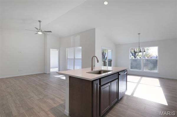 12244 Louiselle Park DR, Maryland Heights, MO 63043