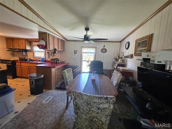 716 Myrtle ST, Staunton, IL 62088