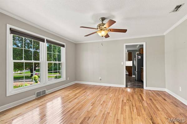 8 Branchwood RD, Mexico, MO 65265