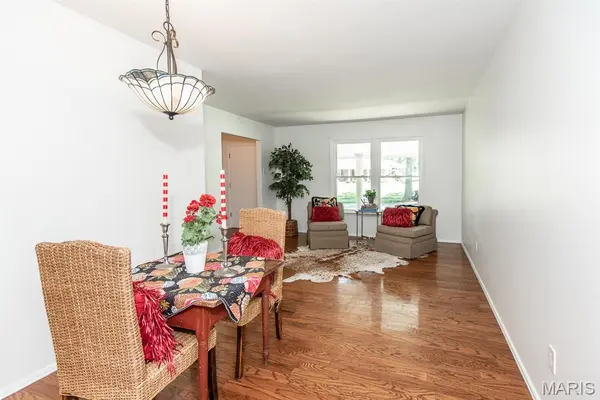 3633 Rue De Renard, Florissant, MO 63034