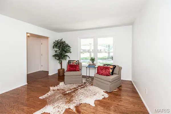 3633 Rue De Renard, Florissant, MO 63034