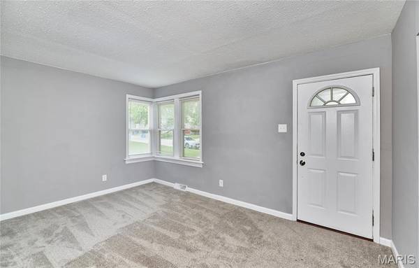 2146 Fairhaven DR, Jennings, MO 63136