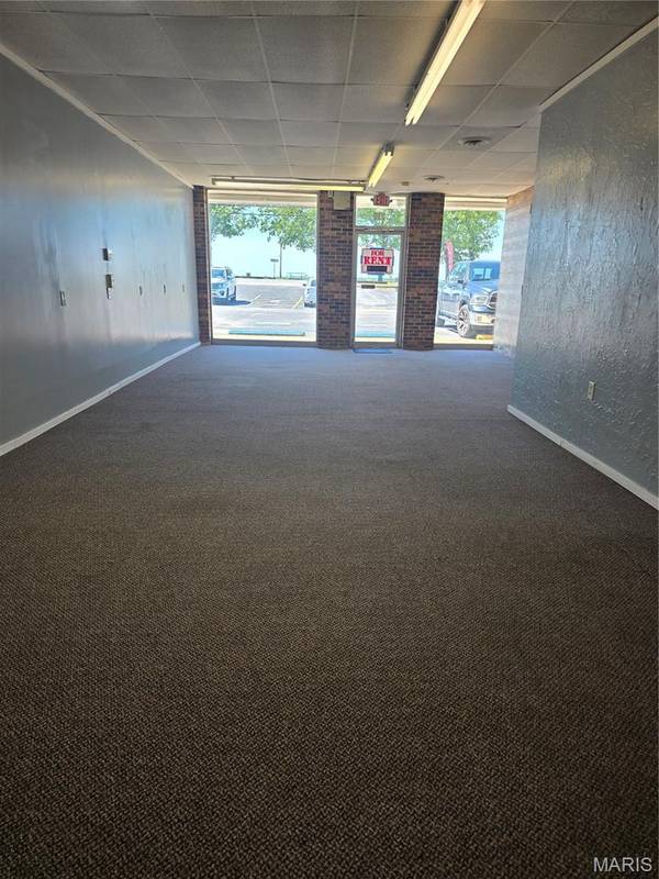 216 Old Route 66, St Robert, MO 65584
