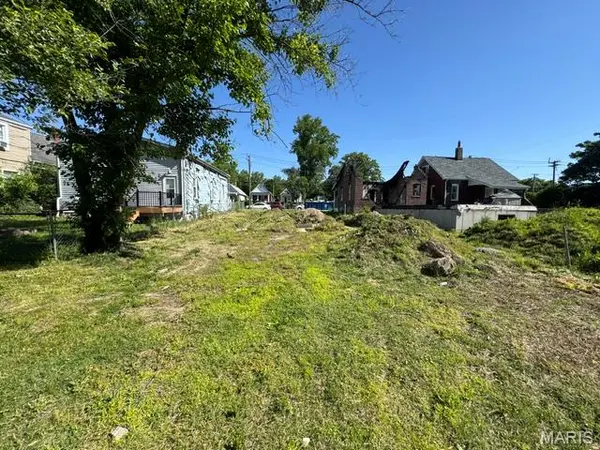 6820 Magnolia AVE, St Louis, MO 63143
