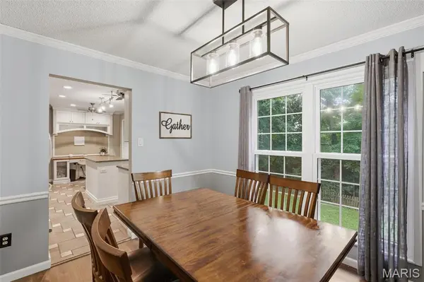 130 Holly Garden DR, Ballwin, MO 63021