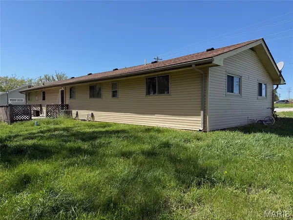 106 Schemmer RD, Wright City, MO 63390