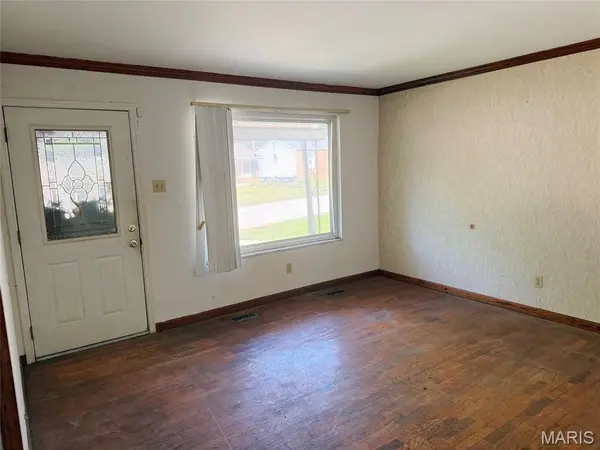 10078 Prince DR, St Louis, MO 63136