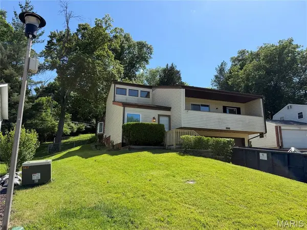 2042 Catlin DR, Barnhart, MO 63012
