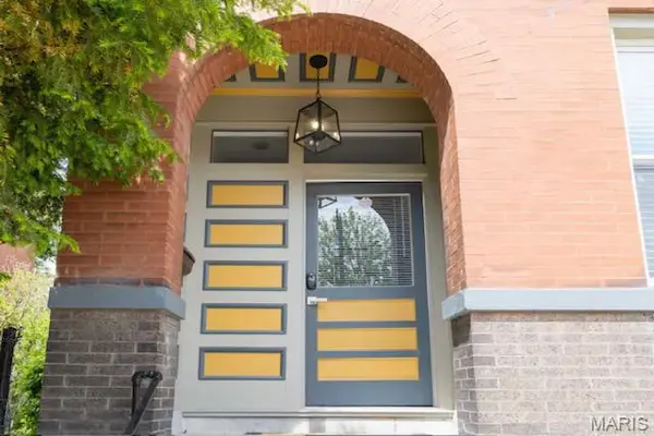 1933 Wyoming ST, St Louis, MO 63118