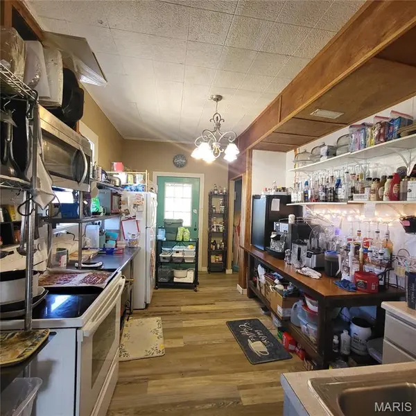 180 N 2nd ST, Ellington, MO 63638