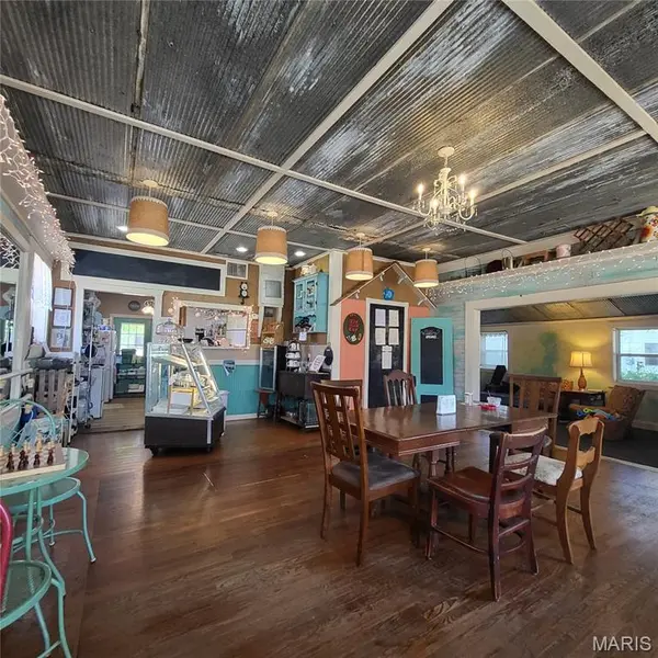 180 N 2nd ST, Ellington, MO 63638