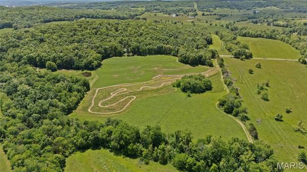 2276 Old Fredericktown RD, Farmington, MO 63640