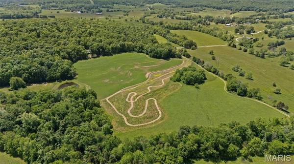 2276 Old Fredericktown RD, Farmington, MO 63640