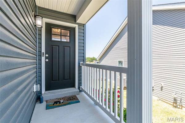 897 Black Bear DR, House Springs, MO 63051