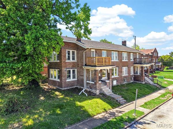 4404 Floriss PL, St Louis, MO 63115