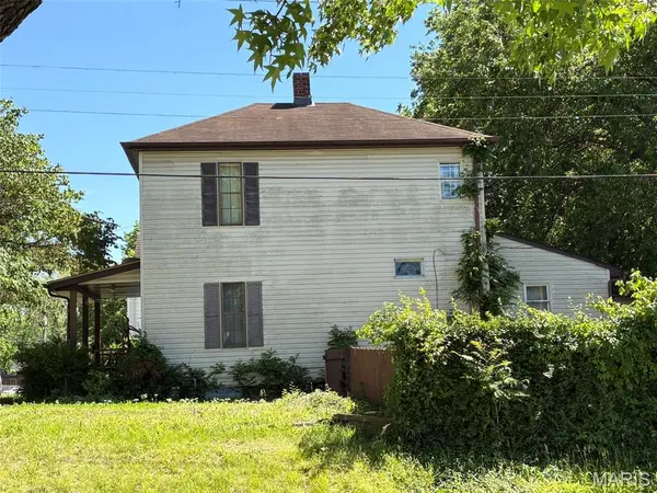 301 Plum ST, Collinsville, IL 62234