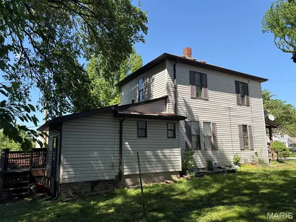 301 Plum ST, Collinsville, IL 62234