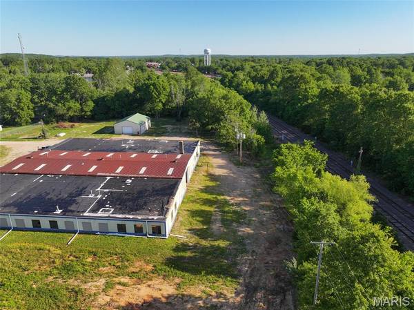 1025 Center Drive, Bismarck, MO 63624