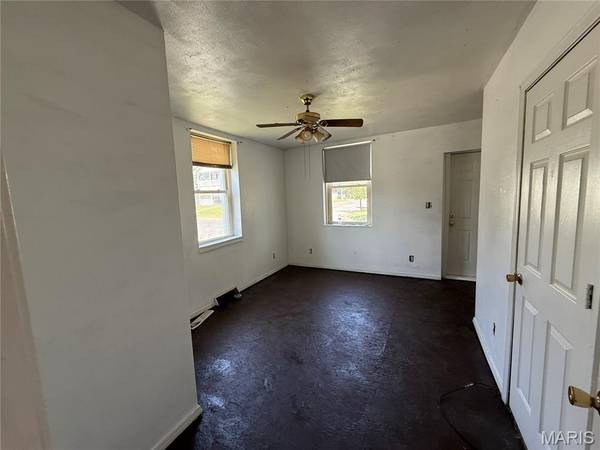 802 E Olive ST, Red Bud, IL 62278
