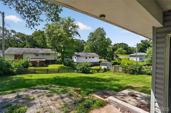 7748 Paddington DR, St Louis, MO 63121