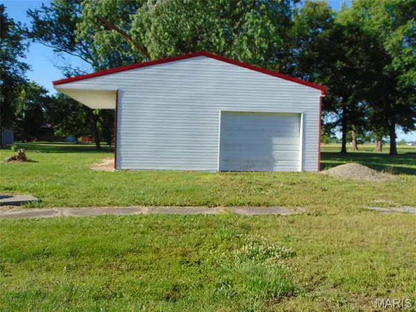 000 W St. Louis AVE, Dowell, IL 62927