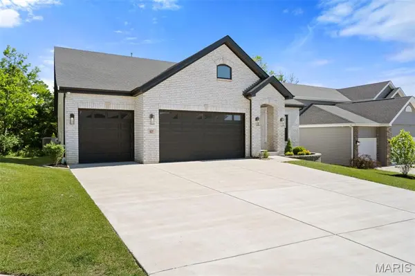 827 Summit Bluff CT, St Louis, MO 63026