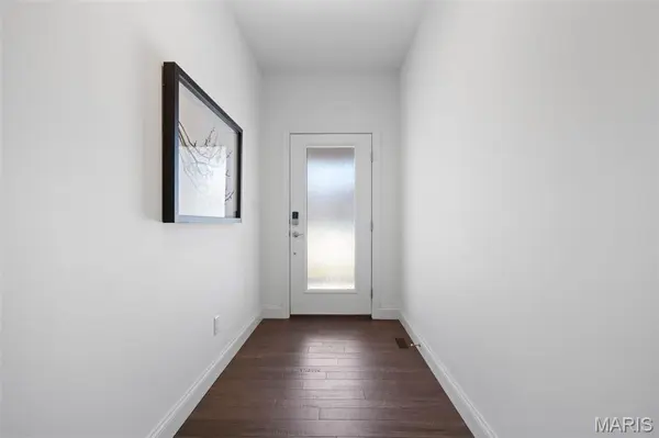 827 Summit Bluff CT, St Louis, MO 63026