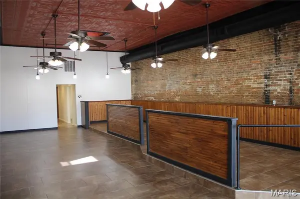 109 S. Center St, Shelbina, MO 63468